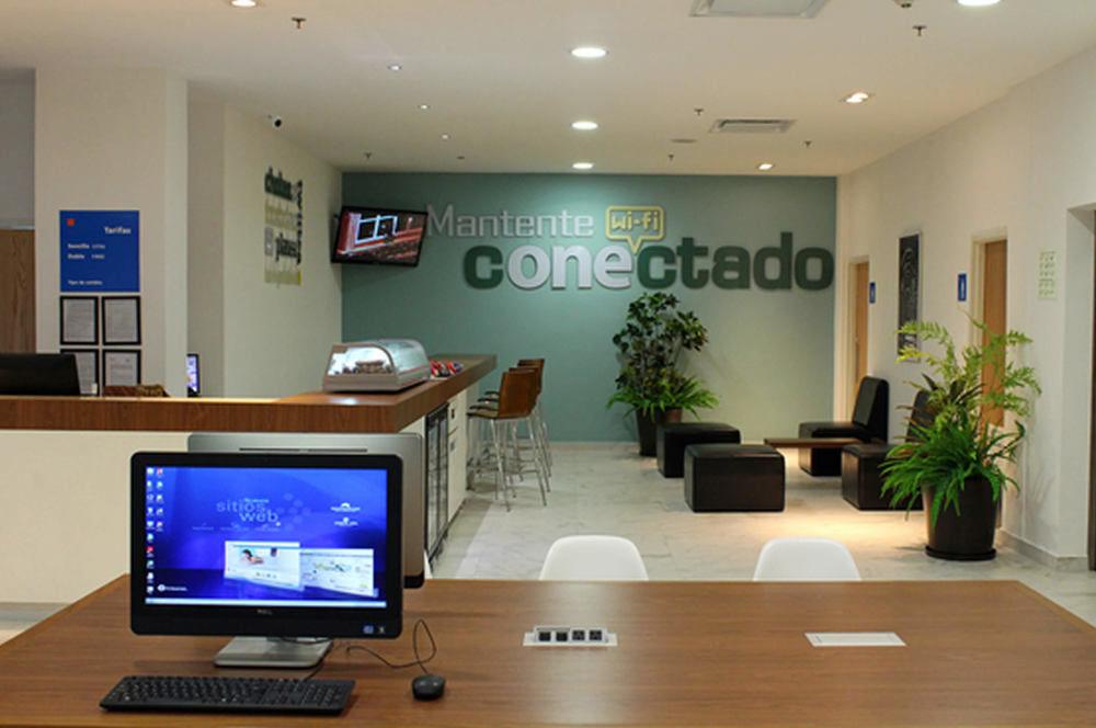 One Irapuato Hotel Екстериор снимка