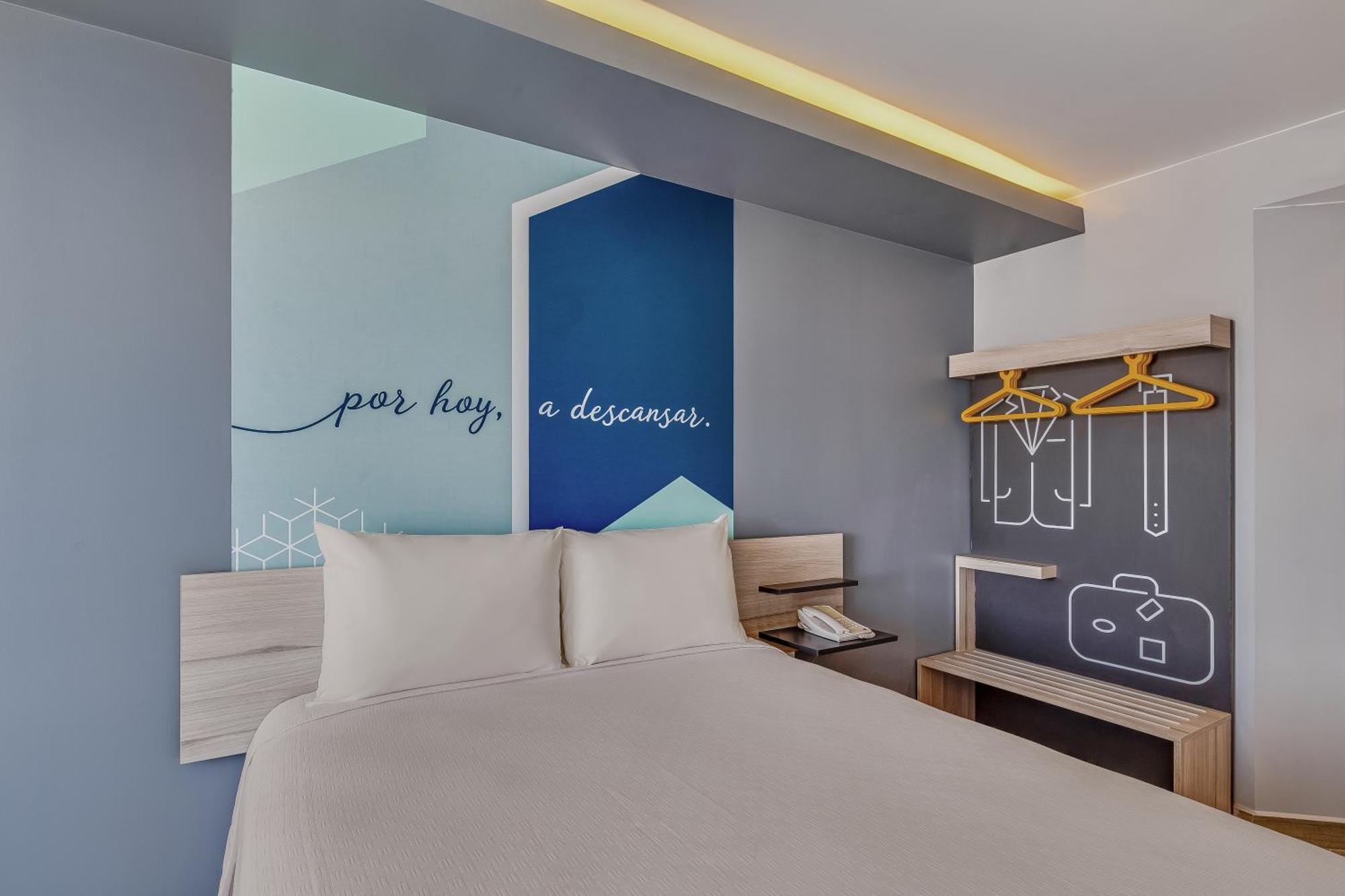 One Irapuato Hotel Екстериор снимка