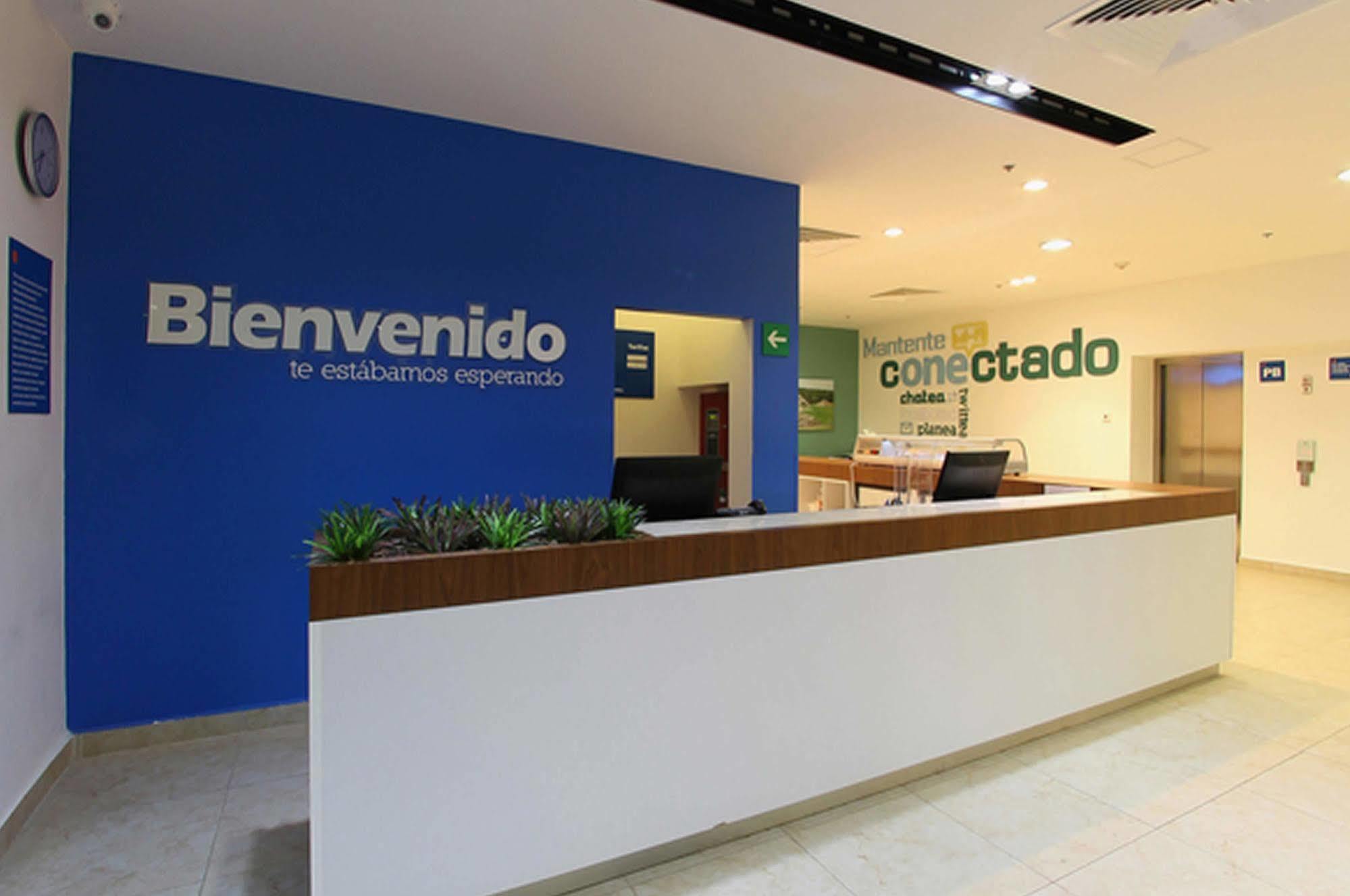 One Irapuato Hotel Екстериор снимка