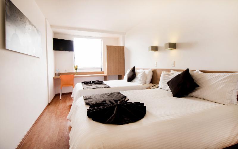 One Irapuato Hotel Екстериор снимка
